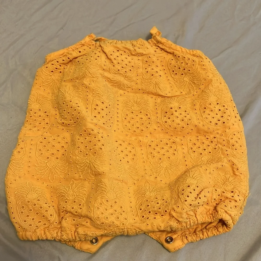 🌸  3/$15 Bundle of baby clothes - Picture 13 of 17